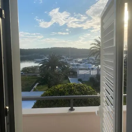 Birk فندق مبيت وإفطار Barbat na Rabu